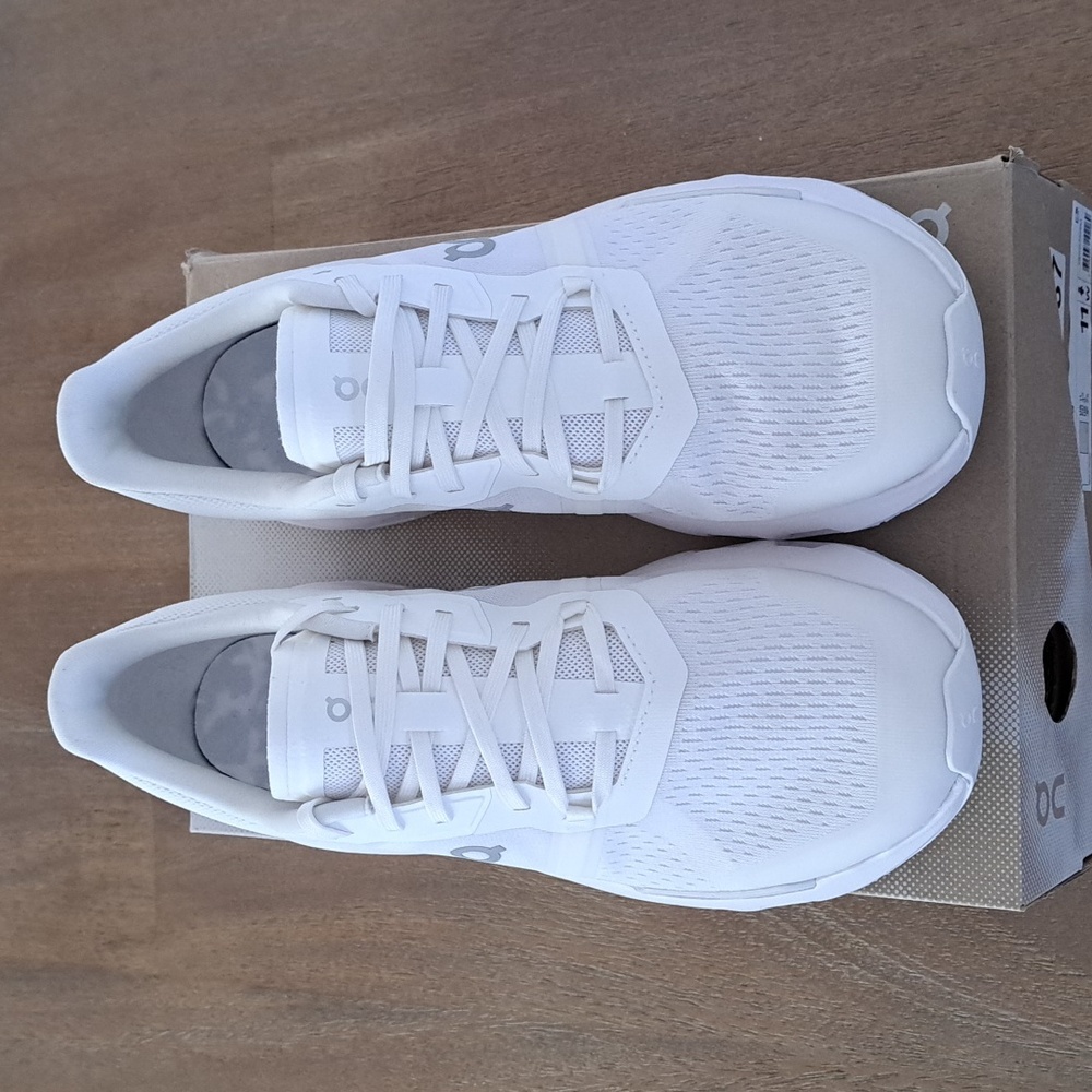 On Cloudpulse Womens - Color: White/Frost - Size: 11 - Picture 2 of 8